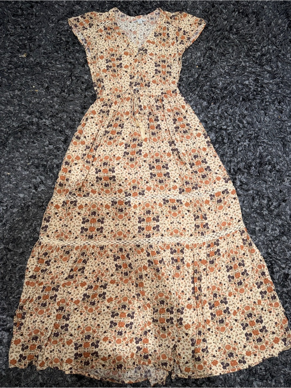 American Eagle Outfitters Floral Maxi Dress. Size: S